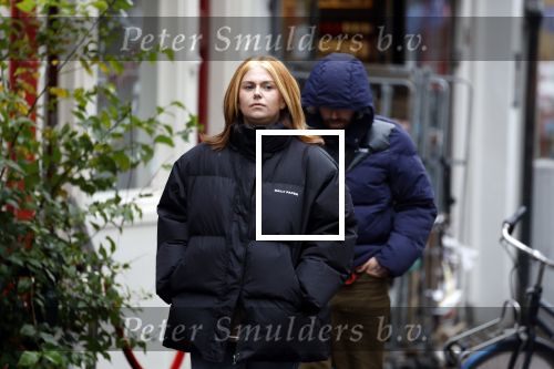 Amsterdam 17 november 2022
Roxeanne Hazes gaat naar de kapper in de Jordaan en haar vriend Erik Zwennes komt haar ophalen .