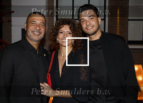 Amsterdam 10 november 2022
10 jarig bestaan van Izakaya.
Ruud Gullit met zijn vriendin Karin de Rooij en haar zoon Nigel