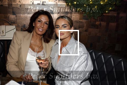 Amsterdam 5 november 2022
Premiere Hans Klok bij the Harbour Club in Amsterdam. Sarah v Soelen en Rachel Hazes