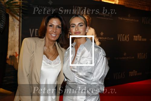 Amsterdam 5 november 2022
Premiere Hans Klok bij the Harbour Club in Amsterdam. Sarah v Soelen en Rachel Hazes