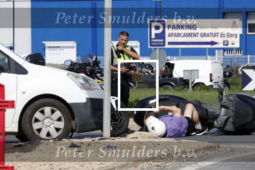 Ibiza 10 oktober 2022
Scooterongeluk op ibiza . De goede man blijft bmaar op zijn telefoon .