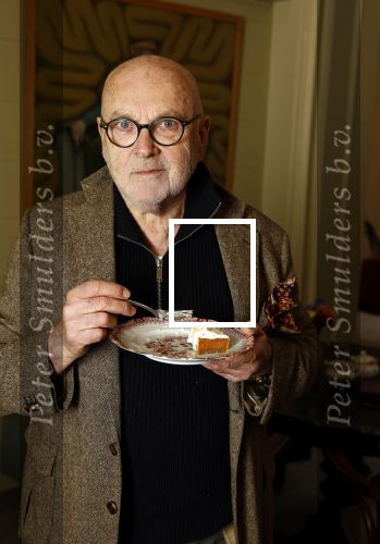 Amsterdam 17 november 2022
In theater Betty Asfalt viert Annemarie Oster haar 80e verjaardag . Serge Henri Valcke