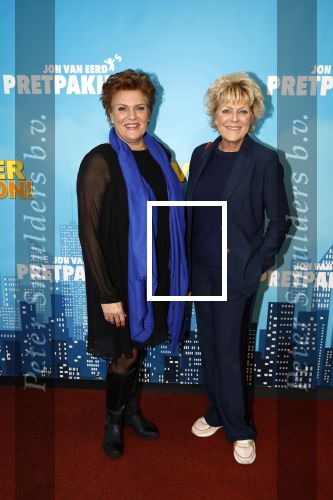 Zaandam 30 oktober 2022
Premiere zo vader zo zoon van Jon v Eerd in het zaantheater. Simone Kleinsma en Marjolein Touw