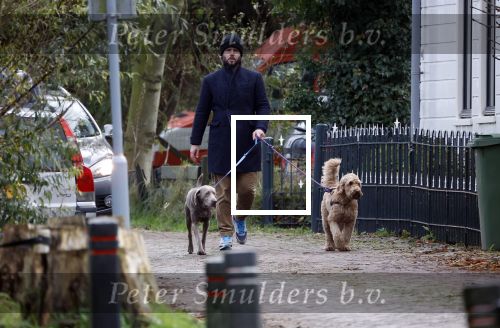 Zuiderwoude 18 november 2022
Thijs Romer laat zijn honden uit .
