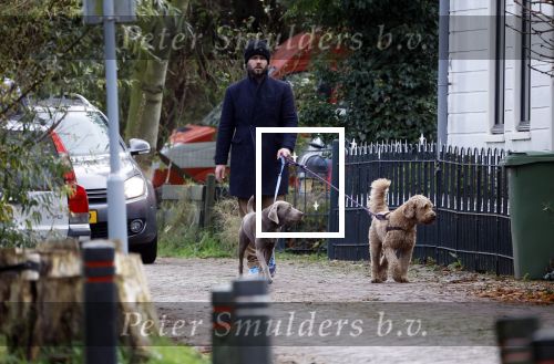 Zuiderwoude 18 november 2022
Thijs Romer laat zijn honden uit .