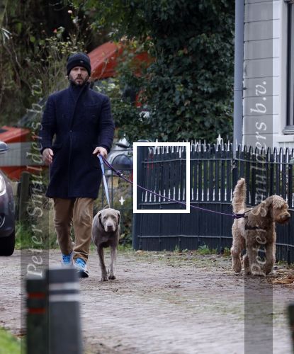 Zuiderwoude 18 november 2022
Thijs Romer laat zijn honden uit .