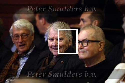 Amsterdam 17 november 2022
In theater Betty Asfalt viert Annemarie Oster haar 80e verjaardag . Willem Nijholt kwam met zijn partner Ben Swibben