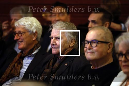 Amsterdam 17 november 2022
In theater Betty Asfalt viert Annemarie Oster haar 80e verjaardag . Willem Nijholt kwam met zijn partner Ben Swibben
