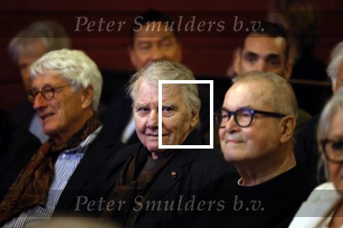 Amsterdam 17 november 2022
In theater Betty Asfalt viert Annemarie Oster haar 80e verjaardag . Willem Nijholt kwam met zijn partner Ben Swibben