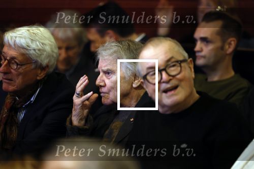 Amsterdam 17 november 2022
In theater Betty Asfalt viert Annemarie Oster haar 80e verjaardag . Willem Nijholt kwam met zijn partner Ben Swibben