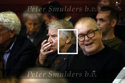 Amsterdam 17 november 2022
In theater Betty Asfalt viert Annemarie Oster haar 80e verjaardag . Willem Nijholt kwam met zijn partner Ben Swibben