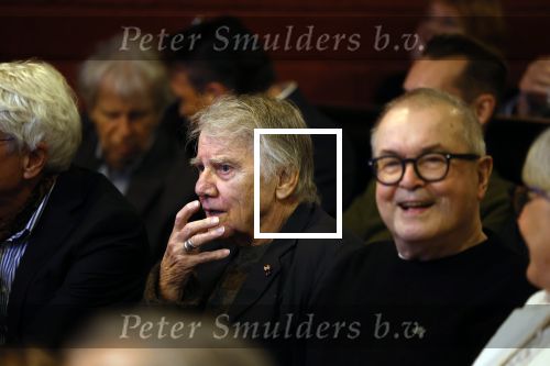 Amsterdam 17 november 2022
In theater Betty Asfalt viert Annemarie Oster haar 80e verjaardag . Willem Nijholt kwam met zijn partner Ben Swibben