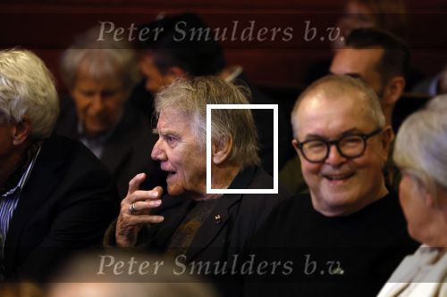 Amsterdam 17 november 2022
In theater Betty Asfalt viert Annemarie Oster haar 80e verjaardag . Willem Nijholt kwam met zijn partner Ben Swibben