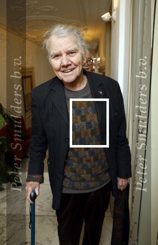 Amsterdam 17 november 2022
In theater Betty Asfalt viert Annemarie Oster haar 80e verjaardag . Willem Nijholt kwam met zijn partner Ben Swibben