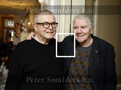 Amsterdam 17 november 2022
In theater Betty Asfalt viert Annemarie Oster haar 80e verjaardag . Willem Nijholt kwam met zijn partner Ben Swibben