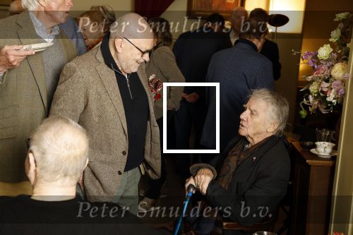 Amsterdam 17 november 2022
In theater Betty Asfalt viert Annemarie Oster haar 80e verjaardag . Willem Nijholt kwam met Serge Henri Valcke