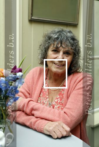 Amsterdam 17 november 2022
In theater Betty Asfalt viert Annemarie Oster haar 80e verjaardag . Yvonne Kroonenberg
