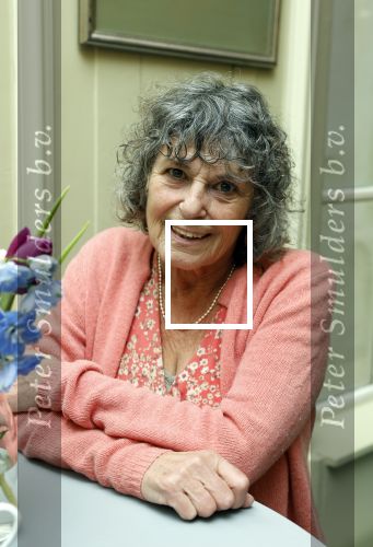 Amsterdam 17 november 2022
In theater Betty Asfalt viert Annemarie Oster haar 80e verjaardag . Yvonne Kroonenberg