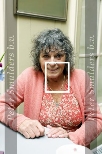 Amsterdam 17 november 2022
In theater Betty Asfalt viert Annemarie Oster haar 80e verjaardag . Yvonne Kroonenberg