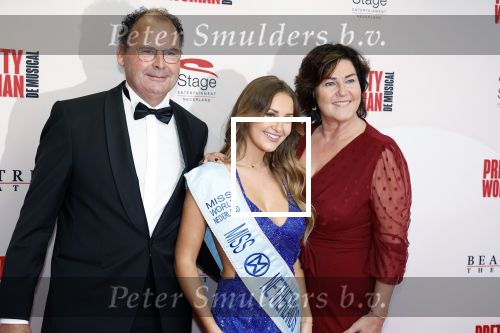 Utrecht 8 oktober 2023
Premiere Pretty Woman in het Beatrixtheater in Utrecht. Amber Koelewijn met haar ouders