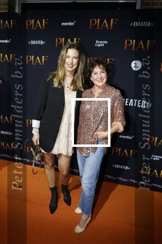 Amsterdam 13 oktober 2023
Premiere Piaf in het DeLamar theater. Anne-Mieke Ruyten v met nichtje