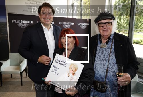 Soestdijk 4 oktober 2023
Presentatie LP Anneke Gronloh op Paleis Soestdijk.
Thijs v Leer met vrouw en Bart Peeters