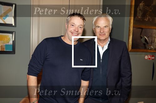 Amsterdam 17 oktober 2023
Boekpresentatie Roos Reedijk in Hotel Mercier.
Bob Sikkes geeft het eerste boek aan Roos.
Bob Sikkes met partner