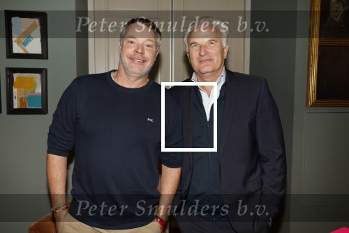 Amsterdam 17 oktober 2023
Boekpresentatie Roos Reedijk in Hotel Mercier.
Bob Sikkes geeft het eerste boek aan Roos.
Bob Sikkes met partner
