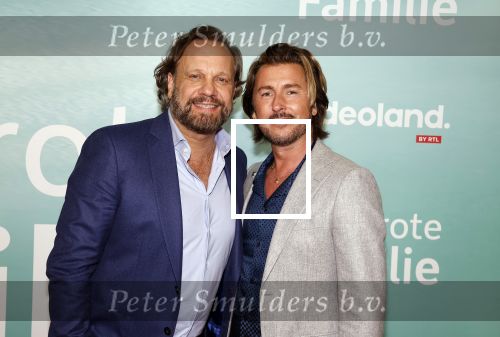 Amsterdam 10 oktober 2023
Premiere een grote familie in Tuschinski . Vidoeland gaat het uitzenden. carlo Boszhard en Herald