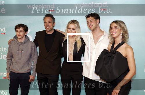 Amsterdam 10 oktober 2023
Premiere een grote familie in Tuschinski . Vidoeland gaat het uitzenden. Chantal Janzen met gezin