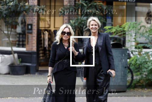Amsterdam 11 oktober 2023
Connie Witteman met een vriendin op de cornelis schuytstraat.