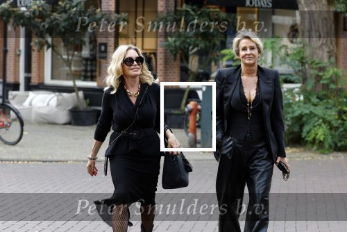 Amsterdam 11 oktober 2023
Connie Witteman met een vriendin op de cornelis schuytstraat.