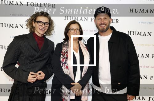 Amsterdam 9 oktober 2023
Premiere Human Forever door oa Teun Toebes in Tuschinski. Conny Helder