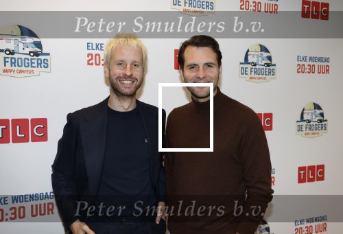 Amsterdam 31 oktober 2023
Danny Froger met partner Ann Dominique Wilten en dochter Fallon, Maxim Froger met partner Ruby van Wanrooij, Natasja Froger met partner Rene Froger, Didier Froger met partner Sammy Verheij en Natascha Froger met partner Matthijs met dochters tijdens de speciale Lunch Screening van De Frogers: Happy Campers van TLC bij Outside Inn te Amsterdam. Daan Boom