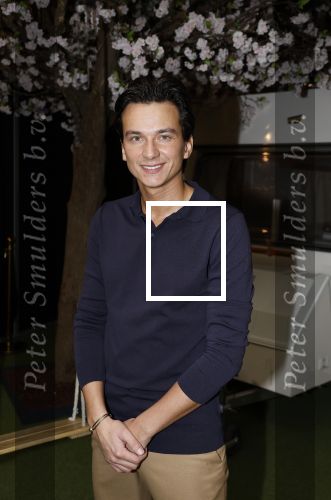 Amsterdam 31 oktober 2023
Danny Froger met partner Ann Dominique Wilten en dochter Fallon, Maxim Froger met partner Ruby van Wanrooij, Natasja Froger met partner Rene Froger, Didier Froger met partner Sammy Verheij en Natascha Froger met partner Matthijs met dochters tijdens de speciale Lunch Screening van De Frogers: Happy Campers van TLC bij Outside Inn te Amsterdam. Danilo Kuiters