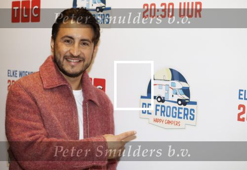Amsterdam 31 oktober 2023
Danny Froger met partner Ann Dominique Wilten en dochter Fallon, Maxim Froger met partner Ruby van Wanrooij, Natasja Froger met partner Rene Froger, Didier Froger met partner Sammy Verheij en Natascha Froger met partner Matthijs met dochters tijdens de speciale Lunch Screening van De Frogers: Happy Campers van TLC bij Outside Inn te Amsterdam