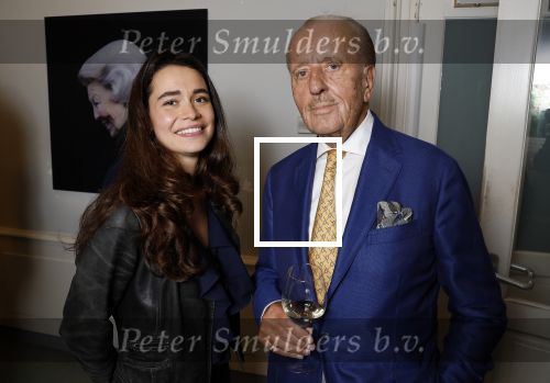 Amsterdam 29 oktober 2023
Opening expositie Davide Heijmans . Haar man Thierry Baudet en haar zoontje waren ook aanwezig .
Davide Heijmans en Theo Hiddema
