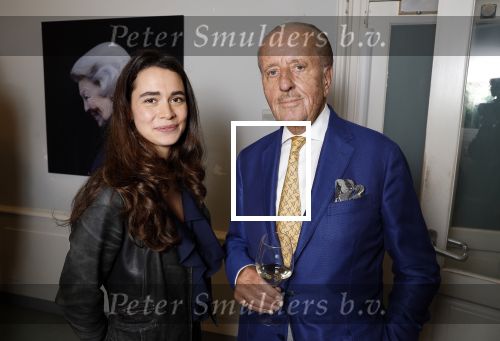 Amsterdam 29 oktober 2023
Opening expositie Davide Heijmans . Haar man Thierry Baudet en haar zoontje waren ook aanwezig .
Davide Heijmans en Theo Hiddema