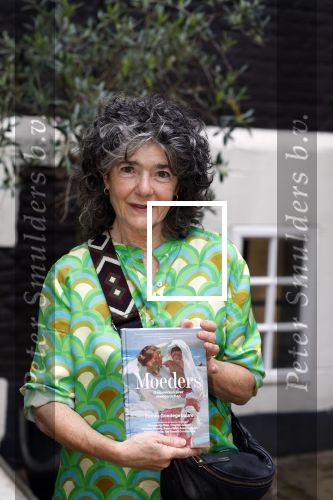 Amsterdam 10 oktober 2023
Presentatie boek moeders van Esther Goedegebuure bij het West Indisch huis. Dieuwertje Blok