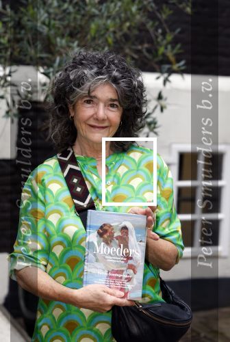 Amsterdam 10 oktober 2023
Presentatie boek moeders van Esther Goedegebuure bij het West Indisch huis. Dieuwertje Blok