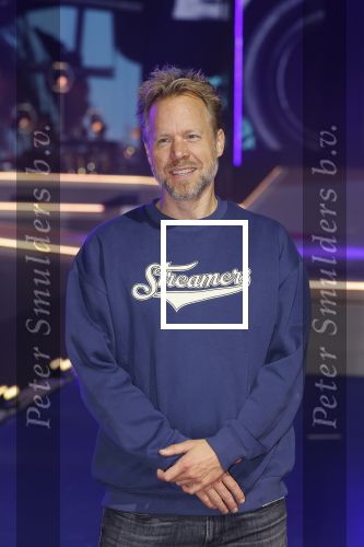 Arnhem 20 oktober 2023
Concert the streamers in het gelredome .
Deelnemers oa Susan en Freek Ronnie Flex Guus Meeuwis Nick Schilder Simon Keizer Diggy Dex Kraantje pappie Roel v Velzen Snelle Danny Vera Flemming Claude Paul de Leeuw Zoe Tauran en Frank Lammers .