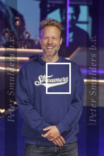 Arnhem 20 oktober 2023
Concert the streamers in het gelredome .
Deelnemers oa Susan en Freek Ronnie Flex Guus Meeuwis Nick Schilder Simon Keizer Diggy Dex Kraantje pappie Roel v Velzen Snelle Danny Vera Flemming Claude Paul de Leeuw Zoe Tauran en Frank Lammers .