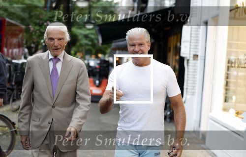 Amsterdam 3 oktober 2023
Dries Roelvink met zijn beste vriend Gunther onderweg naar een heerlijke lunch in Amsterdam zuid. Gunther wordt bijna 85 jaar oud