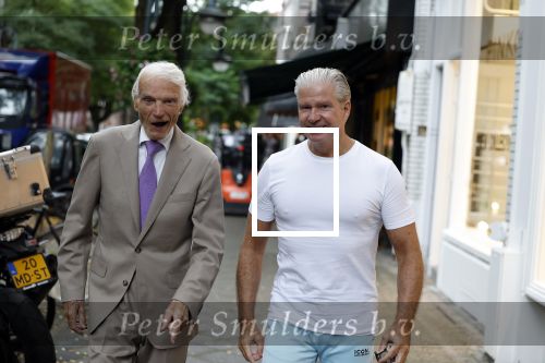 Amsterdam 3 oktober 2023
Dries Roelvink met zijn beste vriend Gunther onderweg naar een heerlijke lunch in Amsterdam zuid. Gunther wordt bijna 85 jaar oud