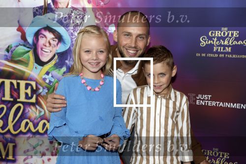 Amsterdam 30 september 2023
Premiere de Grote sinterklaasfilm in Pathe Noord.
Edino v Dorsten met kinderen