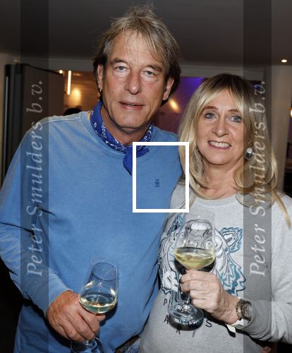 Hilversum 7 oktober 2023
Presentatie nieuwe magazine van Nicole des Bouvrie bij  Theater Gooiland. Frank Halters met partner