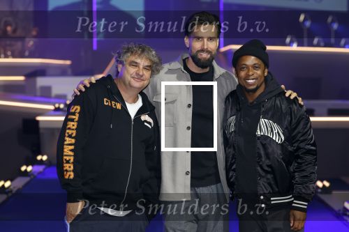 Arnhem 20 oktober 2023
Concert the streamers in het gelredome .
Deelnemers oa Susan en Freek Ronnie Flex Guus Meeuwis Nick Schilder Simon Keizer Diggy Dex Kraantje pappie Roel v Velzen Snelle Danny Vera Flemming Claude Paul de Leeuw Zoe Tauran en Frank Lammers .