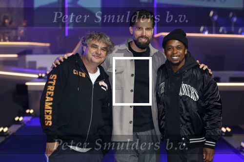 Arnhem 20 oktober 2023
Concert the streamers in het gelredome .
Deelnemers oa Susan en Freek Ronnie Flex Guus Meeuwis Nick Schilder Simon Keizer Diggy Dex Kraantje pappie Roel v Velzen Snelle Danny Vera Flemming Claude Paul de Leeuw Zoe Tauran en Frank Lammers .