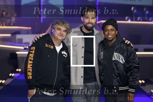 Arnhem 20 oktober 2023
Concert the streamers in het gelredome .
Deelnemers oa Susan en Freek Ronnie Flex Guus Meeuwis Nick Schilder Simon Keizer Diggy Dex Kraantje pappie Roel v Velzen Snelle Danny Vera Flemming Claude Paul de Leeuw Zoe Tauran en Frank Lammers .