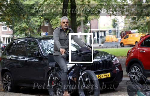 Amsterdam 2 oktober 2023
Frank Rijkaard op zijn fatbike in Amsterdam zuid